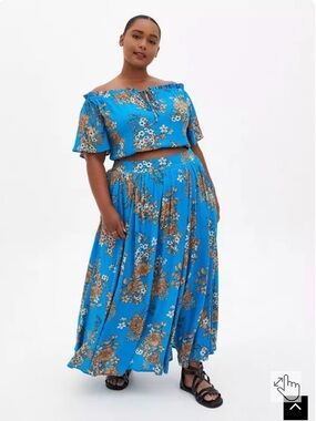 Torrid size 3 Blue Floral Maxi Skirt - Women's Flowing Skirt